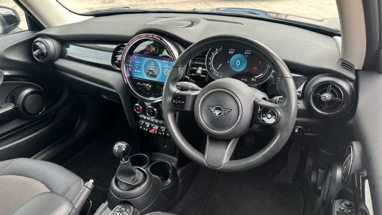 MINI Hatchback 1.5 Cooper Classic Premium 3dr Petrol Hatchback